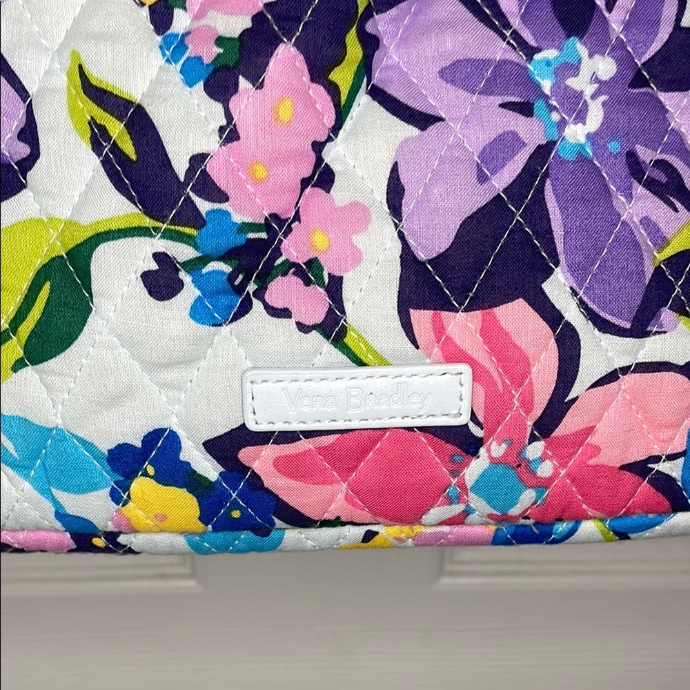 Vera Bradley Blue and Purple Travel Bag with Floral Design - Picture 6 of 8